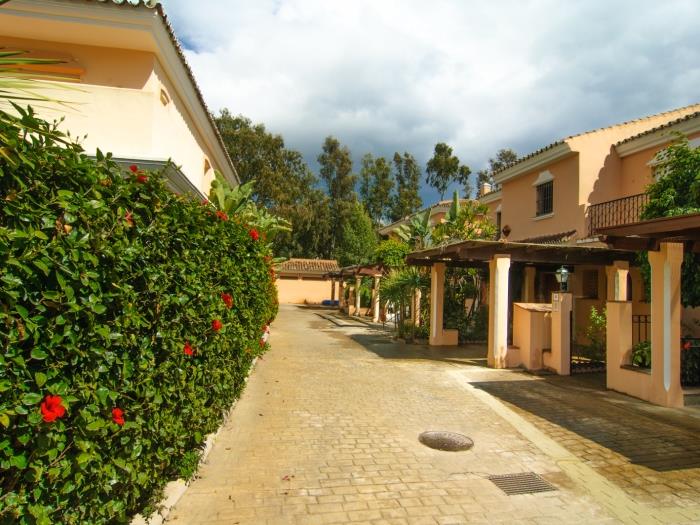 Private urbanization Venalmar with 30 townhouses