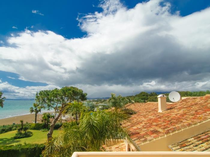 Private urbanization Venalmar with 30 townhouses
