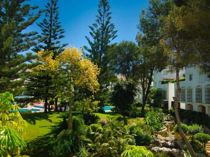 Mediterranean architecture in White Pearl Beach