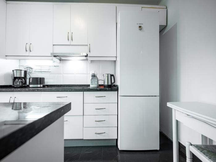 Separate guest toilet in entrance hall