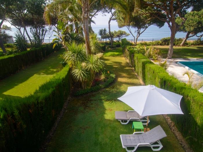 Private garden direct exit to El Saladillo beach
