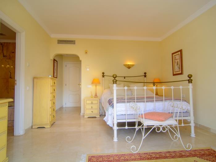 Bedroom with nightstands and vintage lamps