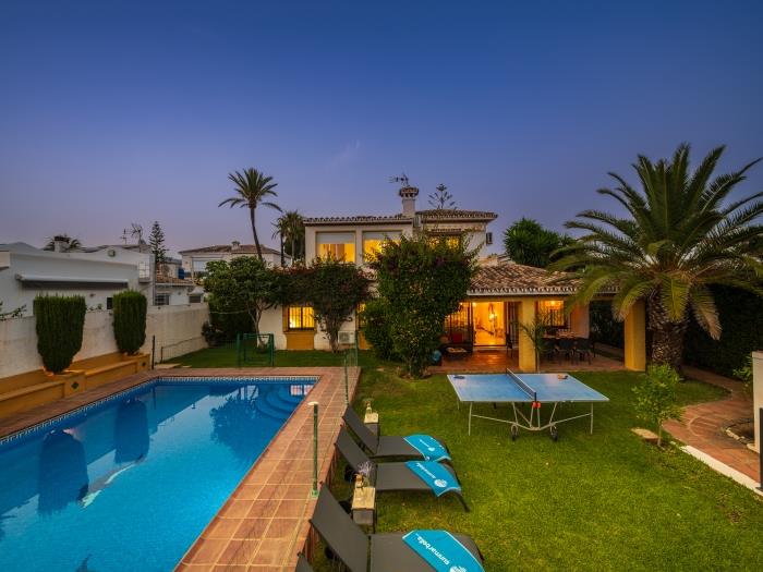 Four bedroom villa, pool, garden, ping pong table