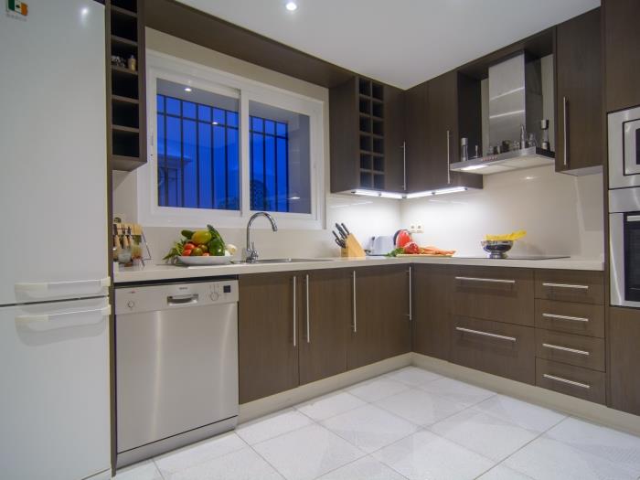Neat and functional kitchen completely equipped