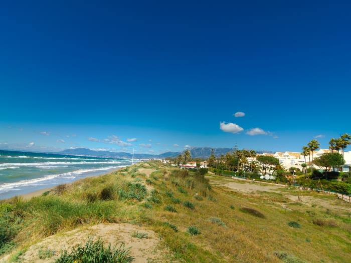 Playa de la Vibora at just 150m from the apartment