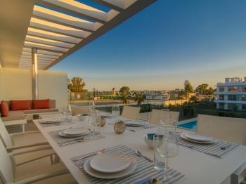 Brand new penthouse in Belair, solarium, pools