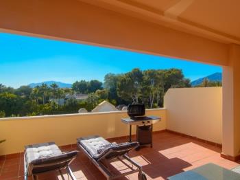 Fantastic west oriented penthouse in Puerto Banus
