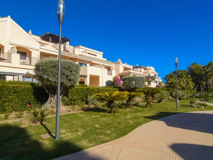 Manicured gardens, Mediterranean vegetation, quiet urbanization