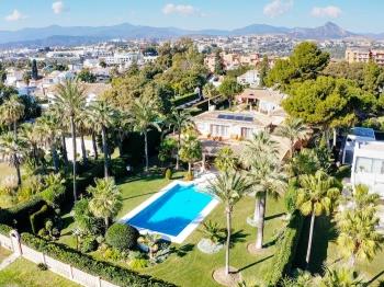 1077 Beach Villa El Paraiso