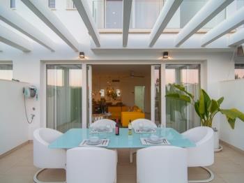 Townhouse central Calahonda walking distance beach