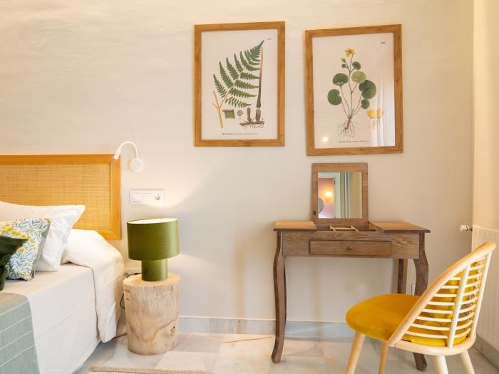 Dressing table that can easily become a work space with comfortable chair