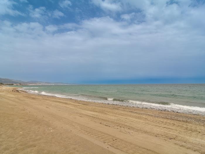 Playa Guadalmina is 25 meters wide and contains a mixture of both golden sand and gravel